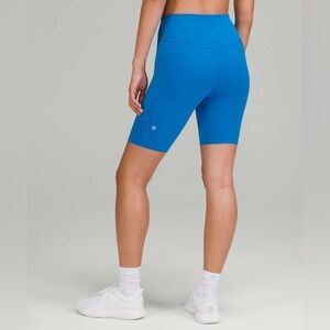 111 LULULEMON BIKER SHORT SZ 6 W 11.7” L 16.5”
